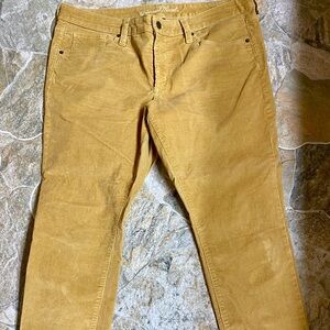 Universal Threads women’s size 14 gold corduroy jeans .